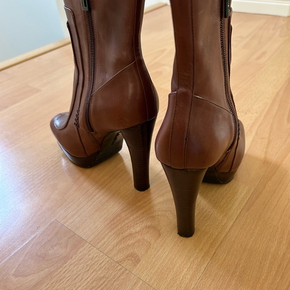 Calvin Klein Brenna Calf Walnut side Bootie Size 6 - Picture 5 of 5